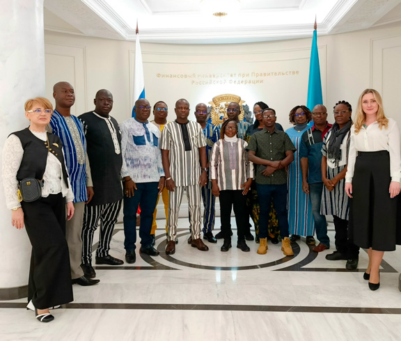 Training Program for Foreign Specialists from Burundi and Burkina Faso Concludes at the Financial University